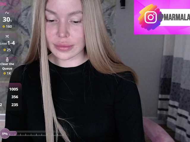 Foxymoxy19 live cam on BongaCams