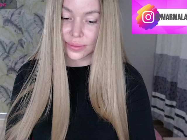 Foxymoxy19 live cam on BongaCams