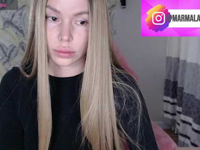 Foxymoxy19 live cam on BongaCams