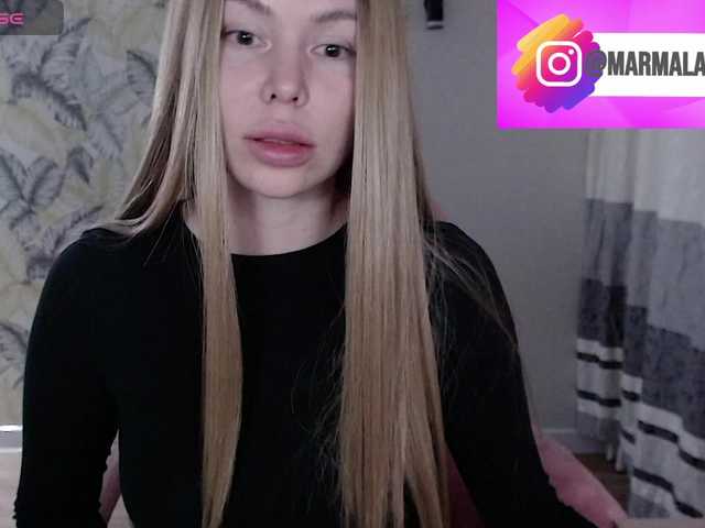 Foxymoxy19 live cam on BongaCams