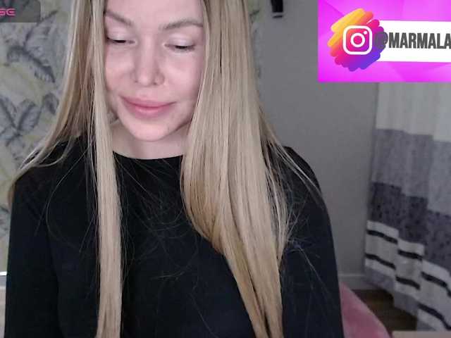 Foxymoxy19 live cam on BongaCams