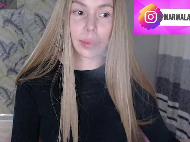 Foxymoxy19 live cam on BongaCams