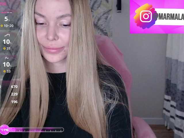 Foxymoxy19's BongaCams show and profile