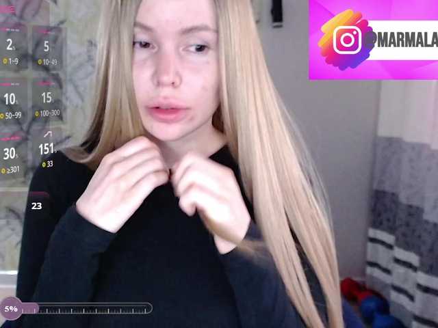 Foxymoxy19 live cam on BongaCams