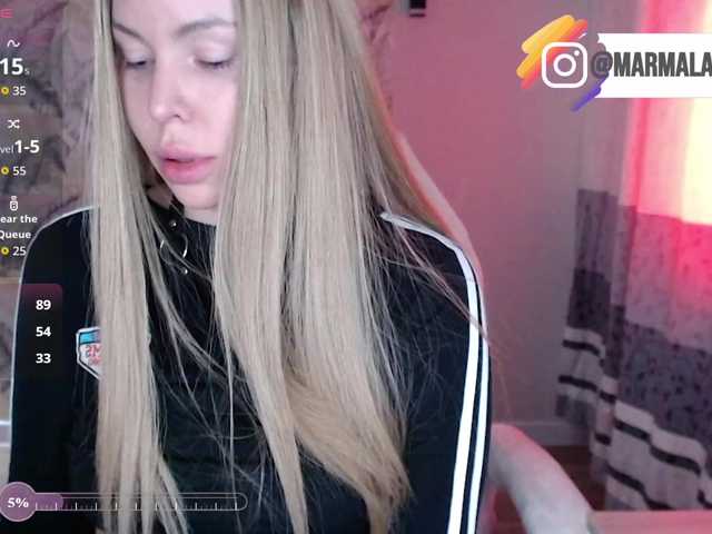 Foxymoxy19 live cam on BongaCams