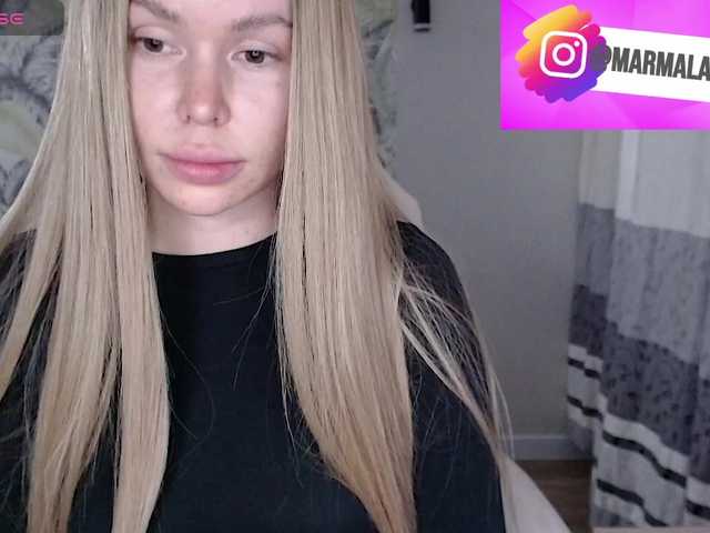 Foxymoxy19 live cam on BongaCams