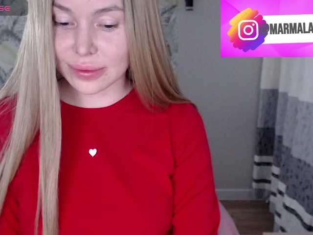 Foxymoxy19's BongaCams show and profile