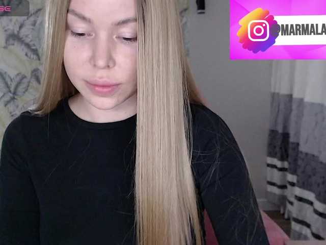 Foxymoxy19 live cam on BongaCams