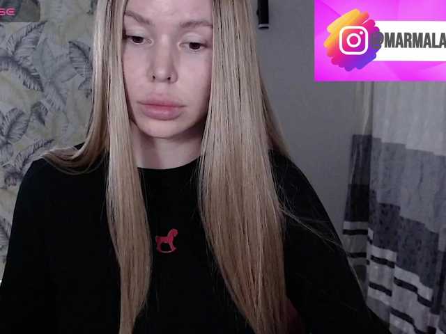 Foxymoxy19 live cam on BongaCams