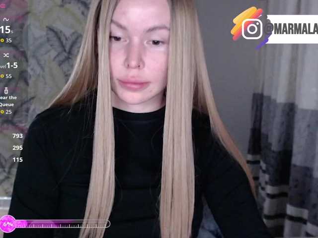 Foxymoxy19 live cam on BongaCams