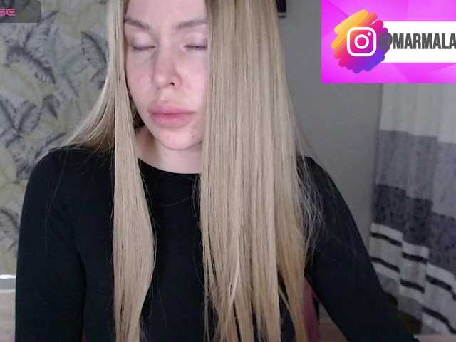 Foxymoxy19 live cam on BongaCams