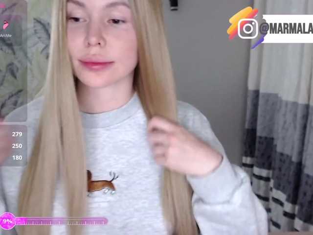 Foxymoxy19 live cam on BongaCams