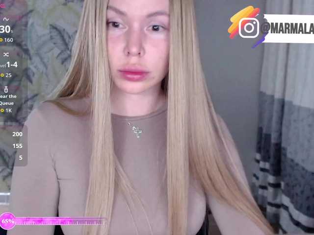 Foxymoxy19 live cam on BongaCams