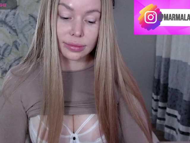 Foxymoxy19 live cam on BongaCams