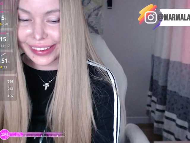 Foxymoxy19 live cam on BongaCams