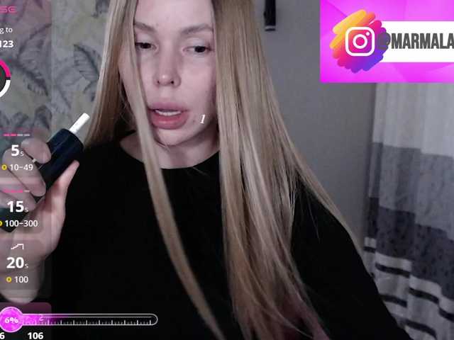 Foxymoxy19 live cam on BongaCams