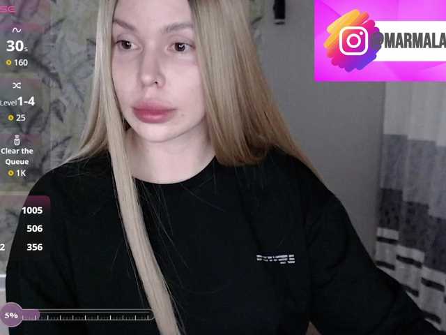 Foxymoxy19 live cam on BongaCams