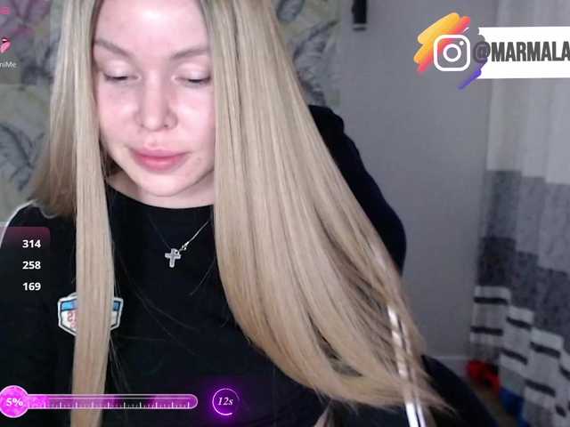 Foxymoxy19 live cam on BongaCams