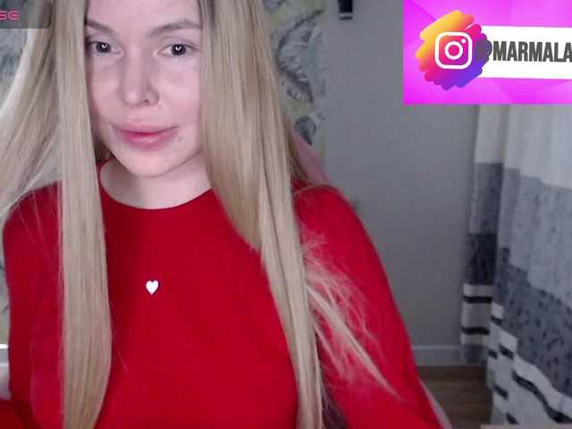 Foxymoxy19's BongaCams show and profile