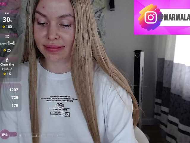 Foxymoxy19 live cam on BongaCams