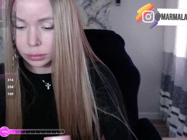 Foxymoxy19 live cam on BongaCams
