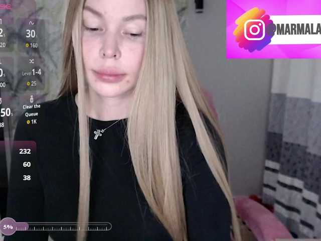 Foxymoxy19 live cam on BongaCams