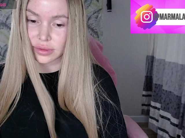 Foxymoxy19 live cam on BongaCams