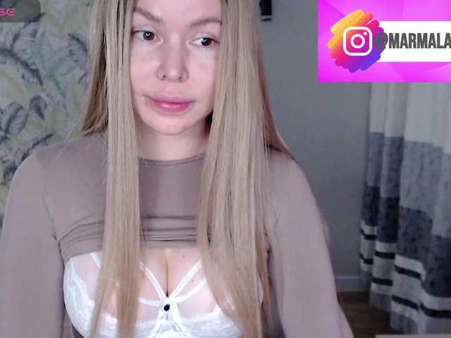 Foxymoxy19 live cam on BongaCams