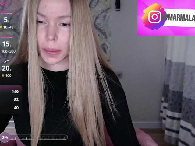 Foxymoxy19 live cam on BongaCams
