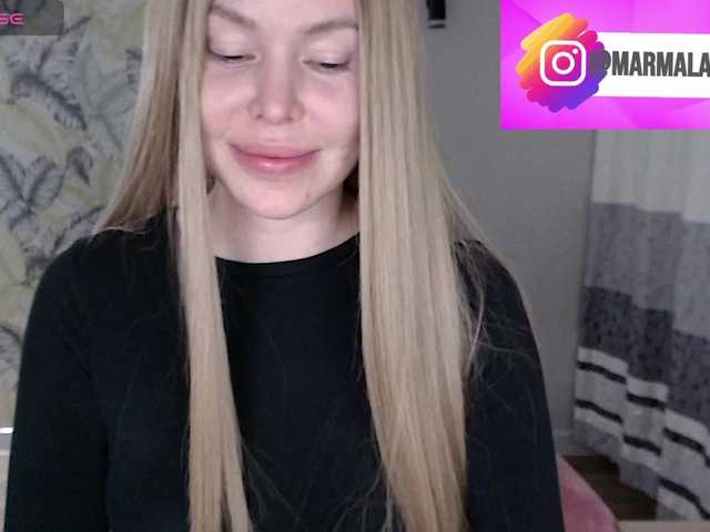 Foxymoxy19 live cam on BongaCams