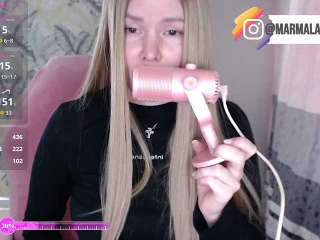 Foxymoxy19 live cam on BongaCams