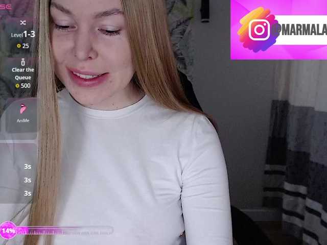 Foxymoxy19's BongaCams show and profile