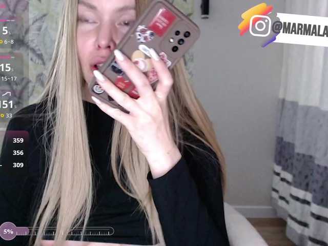Foxymoxy19 live cam on BongaCams