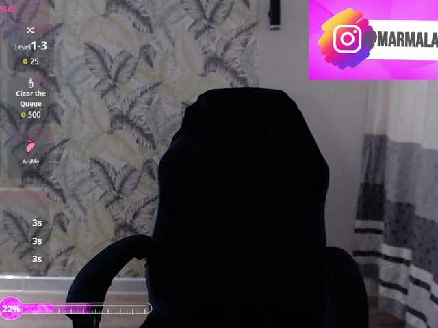 Foxymoxy19's BongaCams show and profile