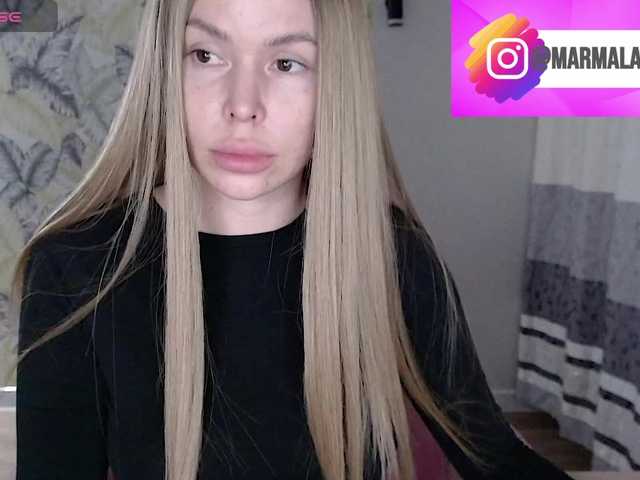 Foxymoxy19 live cam on BongaCams