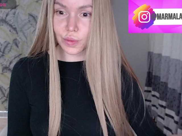 Foxymoxy19 live cam on BongaCams