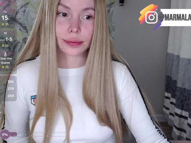 Foxymoxy19 live cam on BongaCams