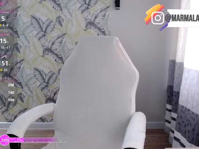 Foxymoxy19 live cam on BongaCams