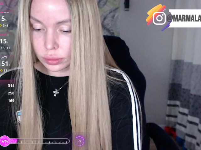 Foxymoxy19 live cam on BongaCams