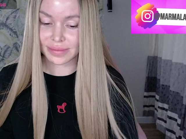 Foxymoxy19 live cam on BongaCams