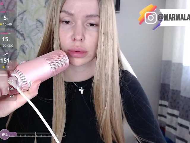 Foxymoxy19 live cam on BongaCams