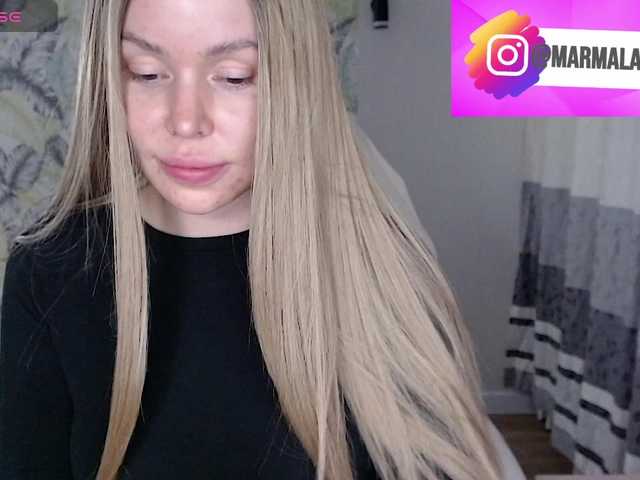 Foxymoxy19 live cam on BongaCams
