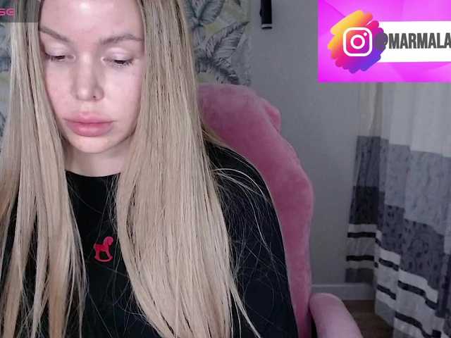 Foxymoxy19 live cam on BongaCams