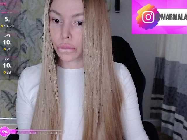 Foxymoxy19's BongaCams show and profile