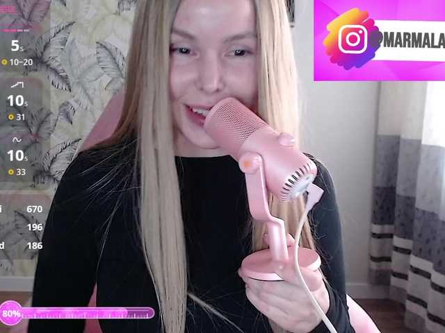 Foxymoxy19's BongaCams show and profile