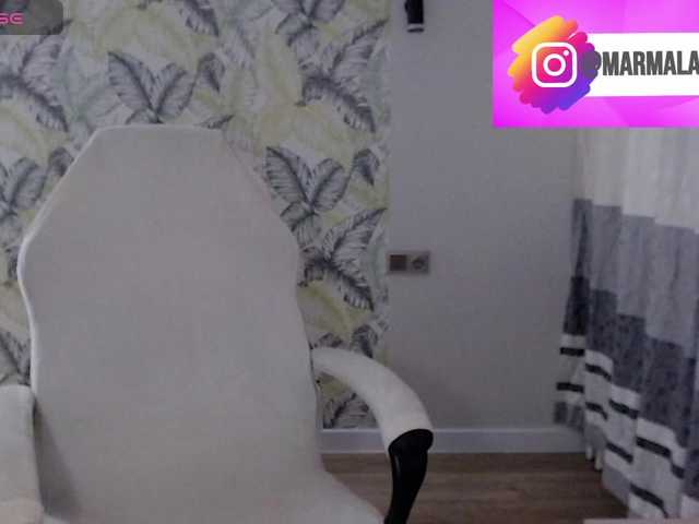 Foxymoxy19 live cam on BongaCams
