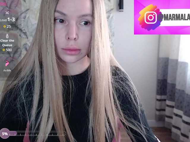 Foxymoxy19's BongaCams show and profile