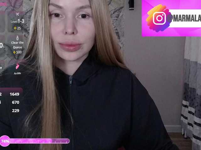 Foxymoxy19's BongaCams show and profile