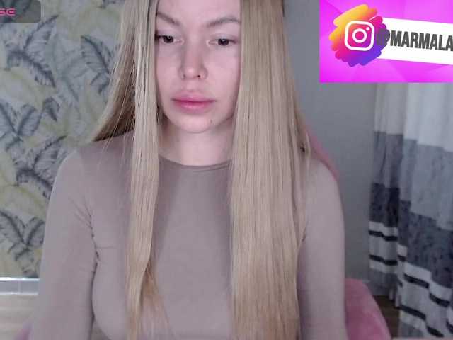 Foxymoxy19 live cam on BongaCams