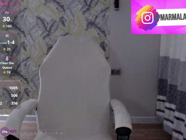 Foxymoxy19 live cam on BongaCams